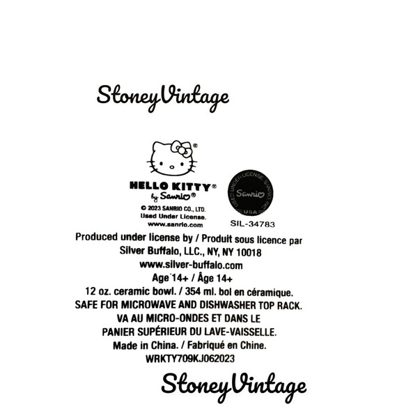 HELLO KITTY Christmas 2023 Set of 4 Candy Cane Dress Dinner Plates - Picture 5 of 6